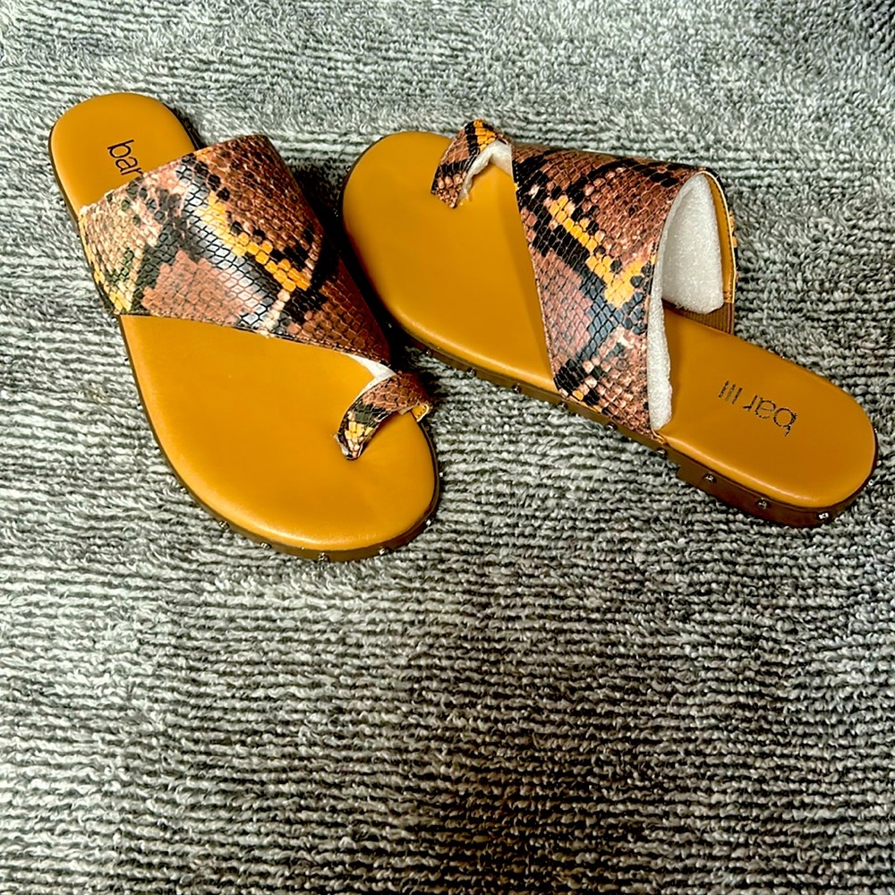Bar lll sandals new in box.